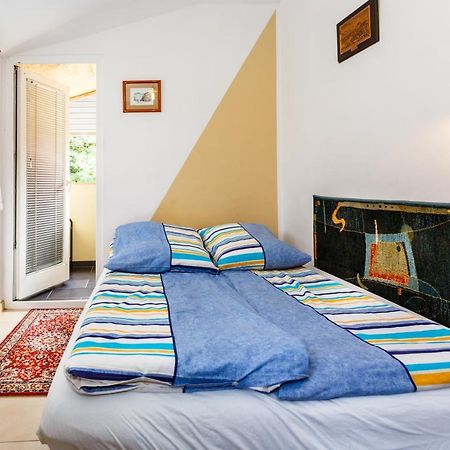 Apartmani Mili Malinska Ngoại thất bức ảnh