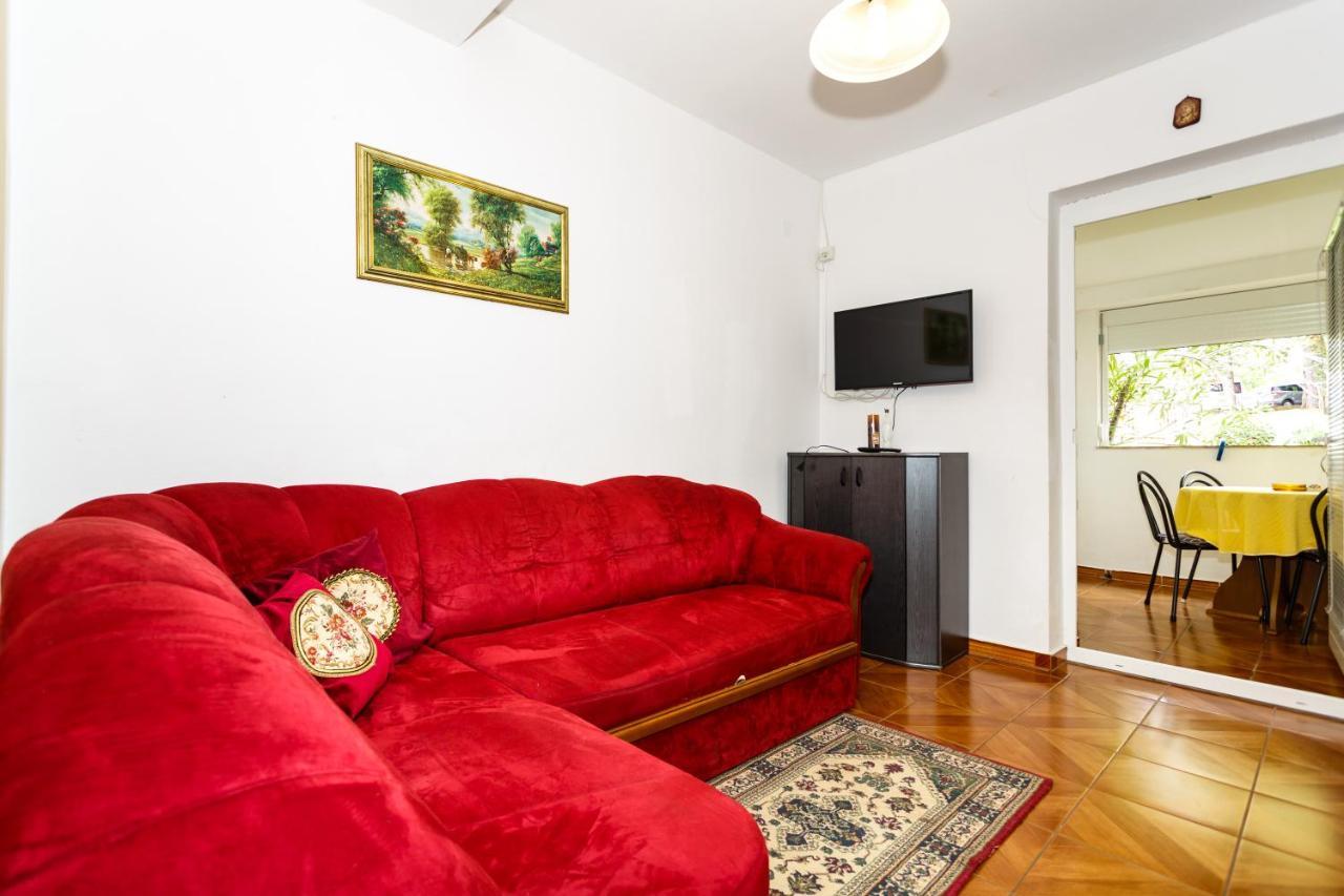 Apartmani Mili Malinska Ngoại thất bức ảnh
