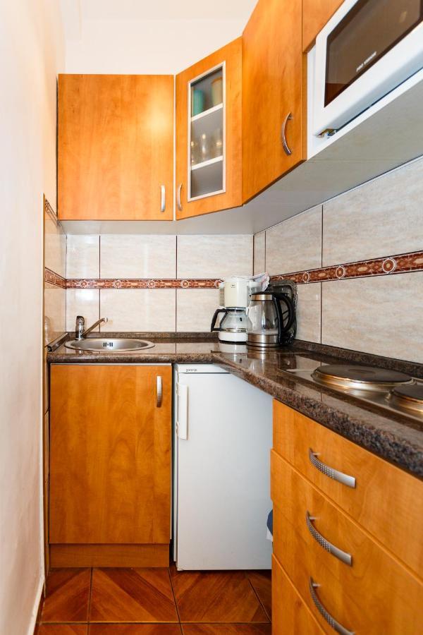 Apartmani Mili Malinska Ngoại thất bức ảnh